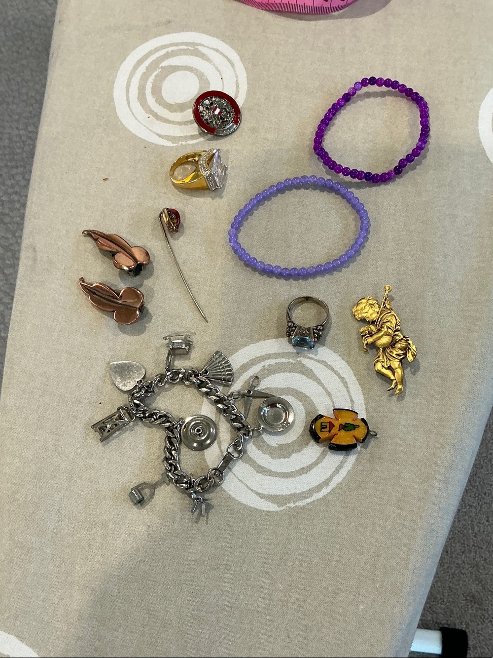 Mixed Jewelry Items.